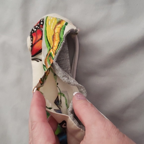 Handmade butterflies Face Mask - Picture 5 of 5